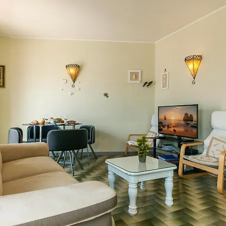 B10 - Top Floor Bay View * Lagos